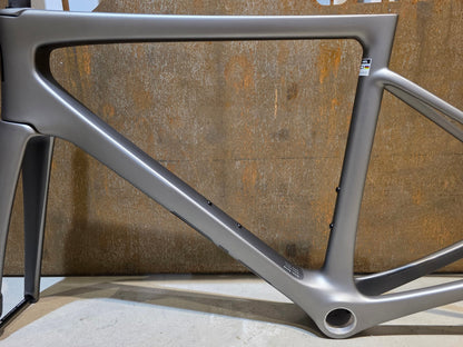 Rennradrahmen von Enve, ENVE MELEE CARBON / RAHMENSET / 54CM vor USEDBIKES - OB.DE Hintergrund