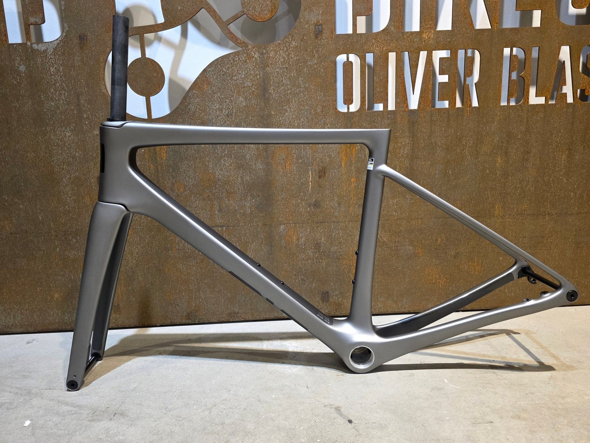 Rennradrahmen von Enve, ENVE MELEE CARBON / RAHMENSET / 54CM vor USEDBIKES - OB.DE Hintergrund
