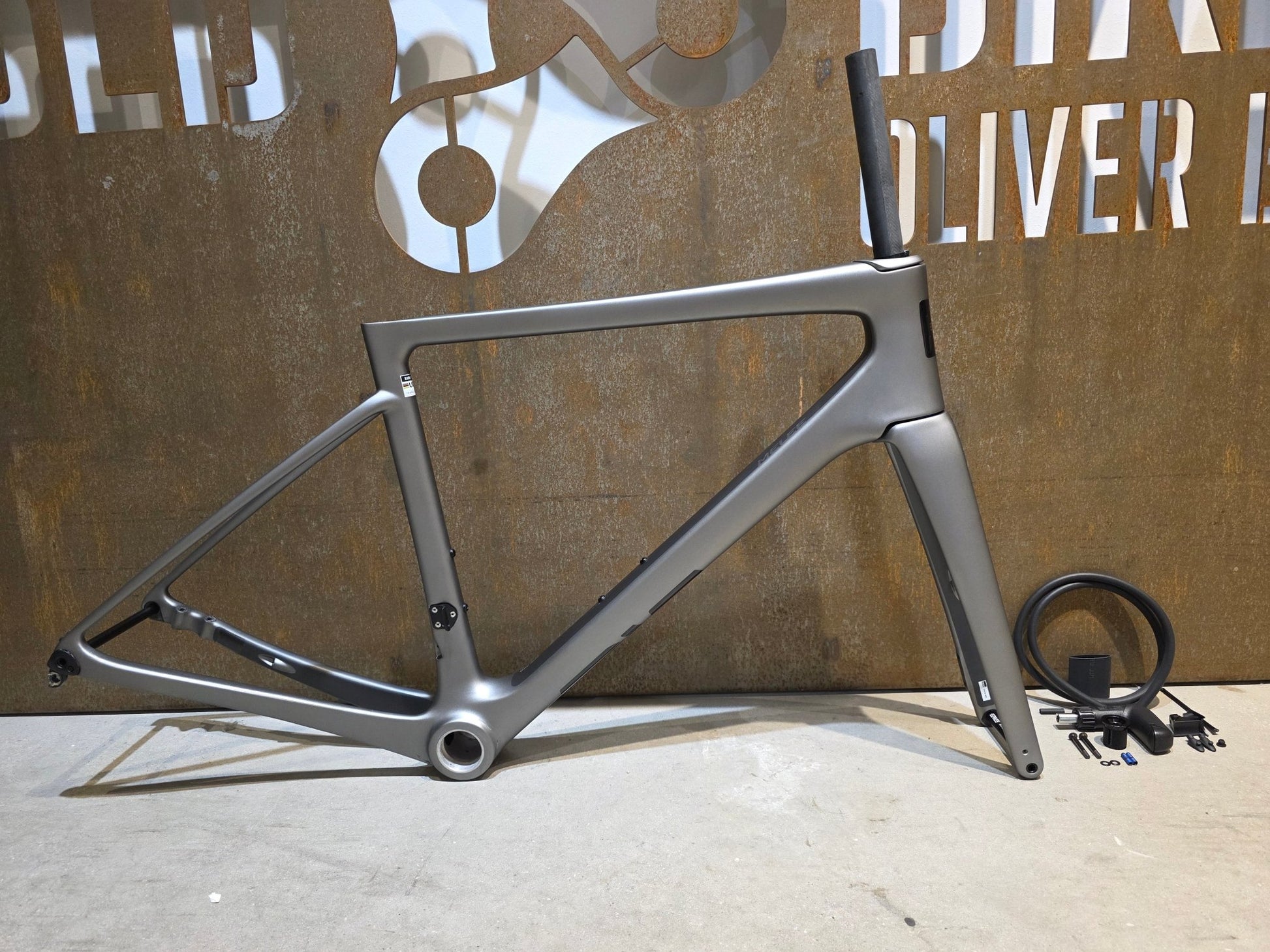 Rennradrahmen von Enve, ENVE MELEE CARBON / RAHMENSET / 54CM vor USEDBIKES - OB.DE Hintergrund