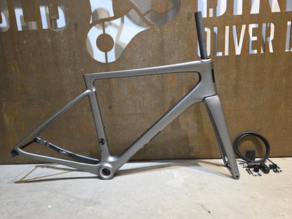 Rennradrahmen von Enve, ENVE MELEE CARBON / RAHMENSET / 54CM vor USEDBIKES - OB.DE Hintergrund