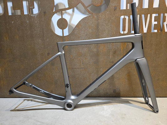 Rennradrahmen von Enve, ENVE MELEE CARBON / RAHMENSET / 54CM vor USEDBIKES - OB.DE Hintergrund