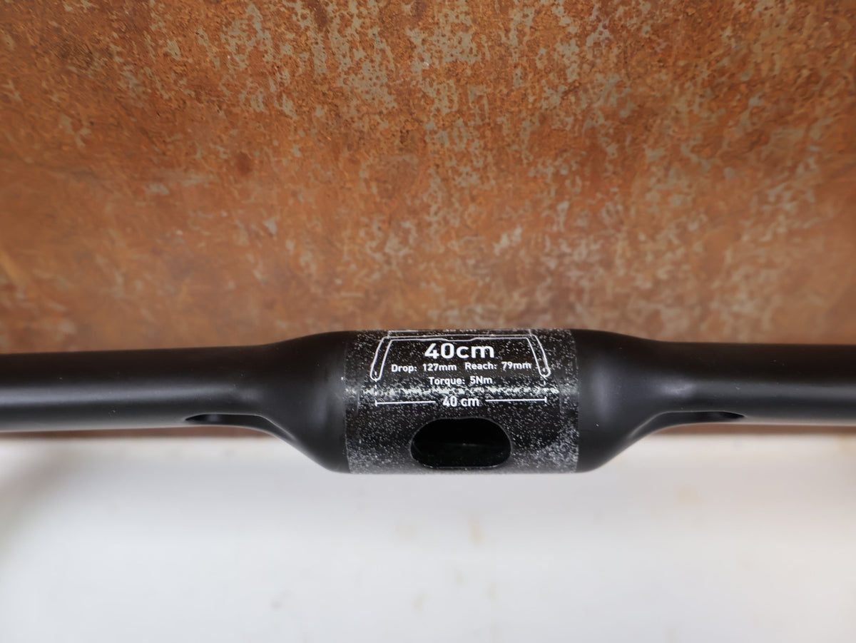 Lenker von Enve, ENVE SES Aero IN-Route Carbon Lenker 35/40cm 270g Aero vor USEDBIKES-OB.DE Hintergrund