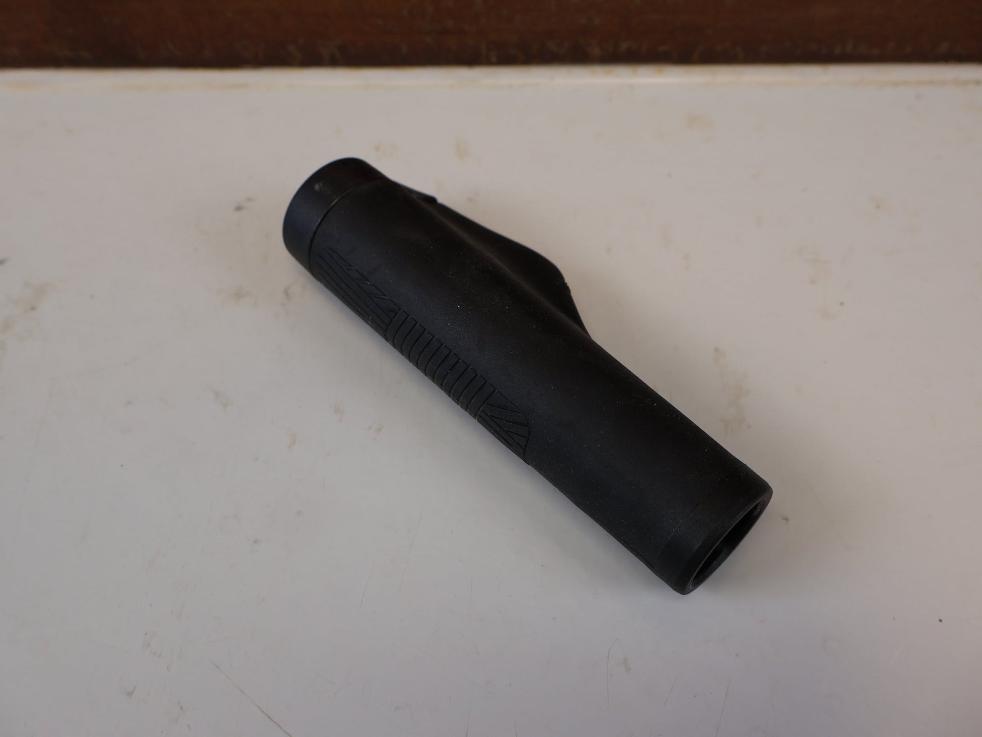 Griffe und Lenkerbänder von Ergotec, ERGOTEC EG AMBITION LENKERGRIFFE SCHWARZ 130 92 MM vor USEDBIKES-OB.DE Hintergrund