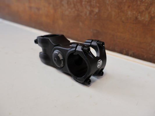 Lenker von Ergotec, ERGOTEC OCTOPUS 2 VORBAU VERSTELLBAR 31 8MM AHEAD 1 1 8 vor USEDBIKES-OB.DE Hintergrund