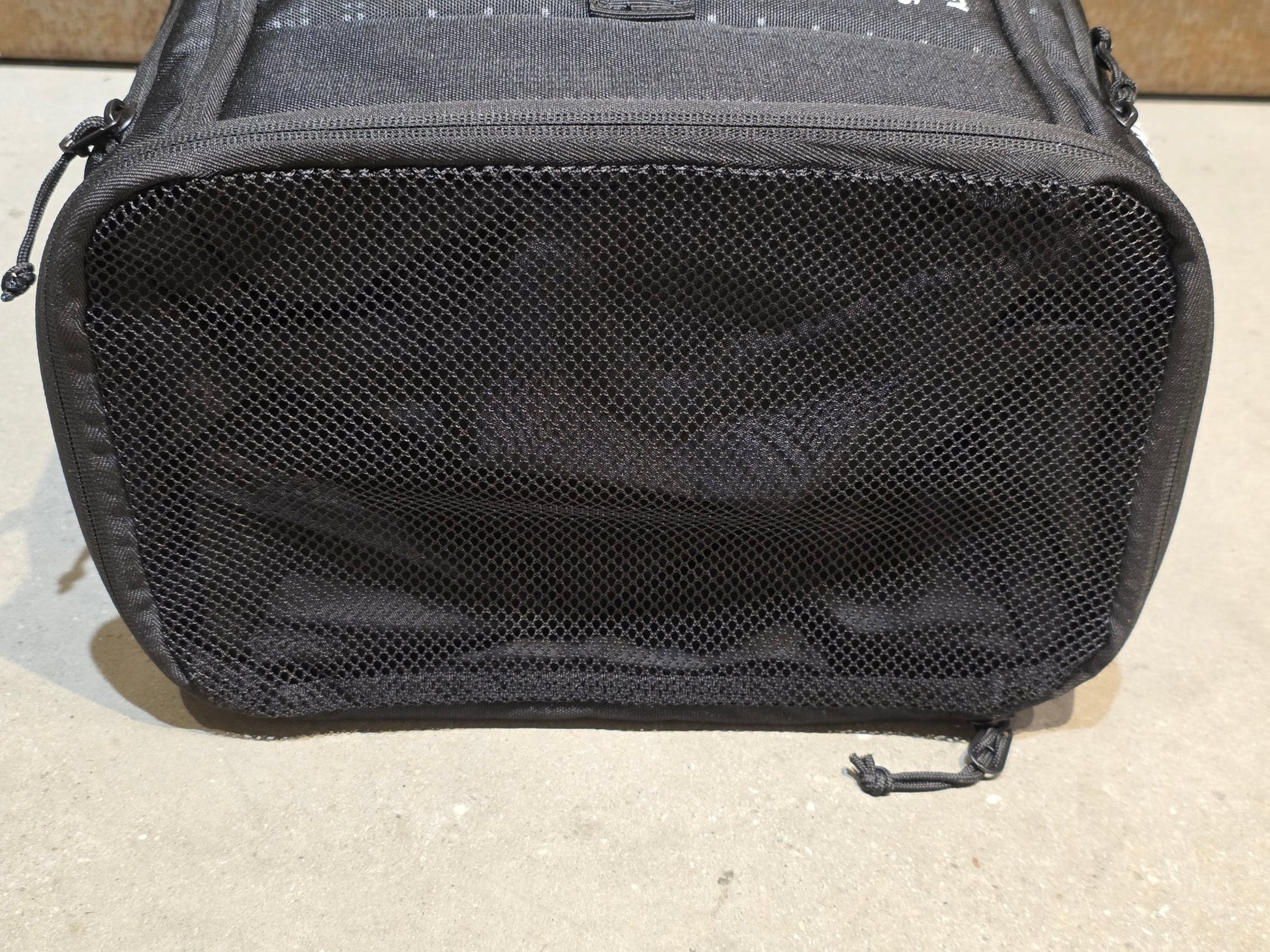 Taschen & Rucksäcke von Evoc, EVOC RAIN BAG BORA HANSGROHE / C. UIJTDEBROEKS vor USEDBIKES - OB.DE Hintergrund