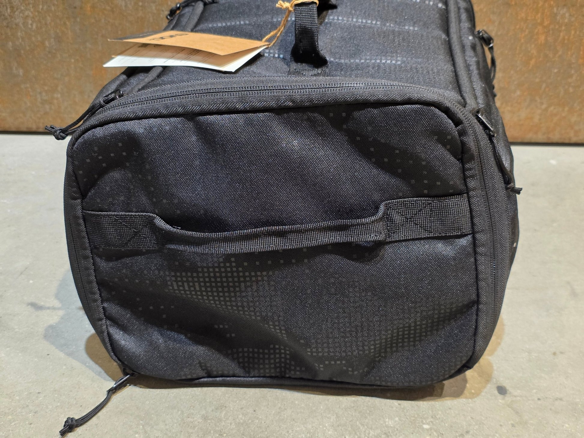 Taschen & Rucksäcke von Evoc, EVOC RAIN BAG vor USEDBIKES - OB.DE Hintergrund