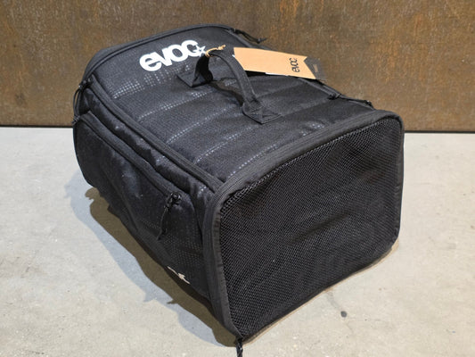 Taschen & Rucksäcke von Evoc, EVOC RAIN BAG vor USEDBIKES - OB.DE Hintergrund