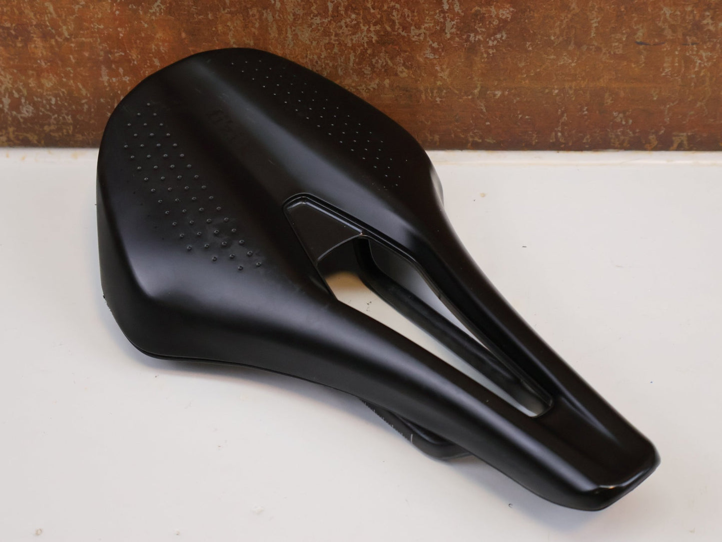FIZIK TEMPO ARGO R1 SATTEL / 150 MM / CARBON-GESTELL / ROAD ENDURANCE –