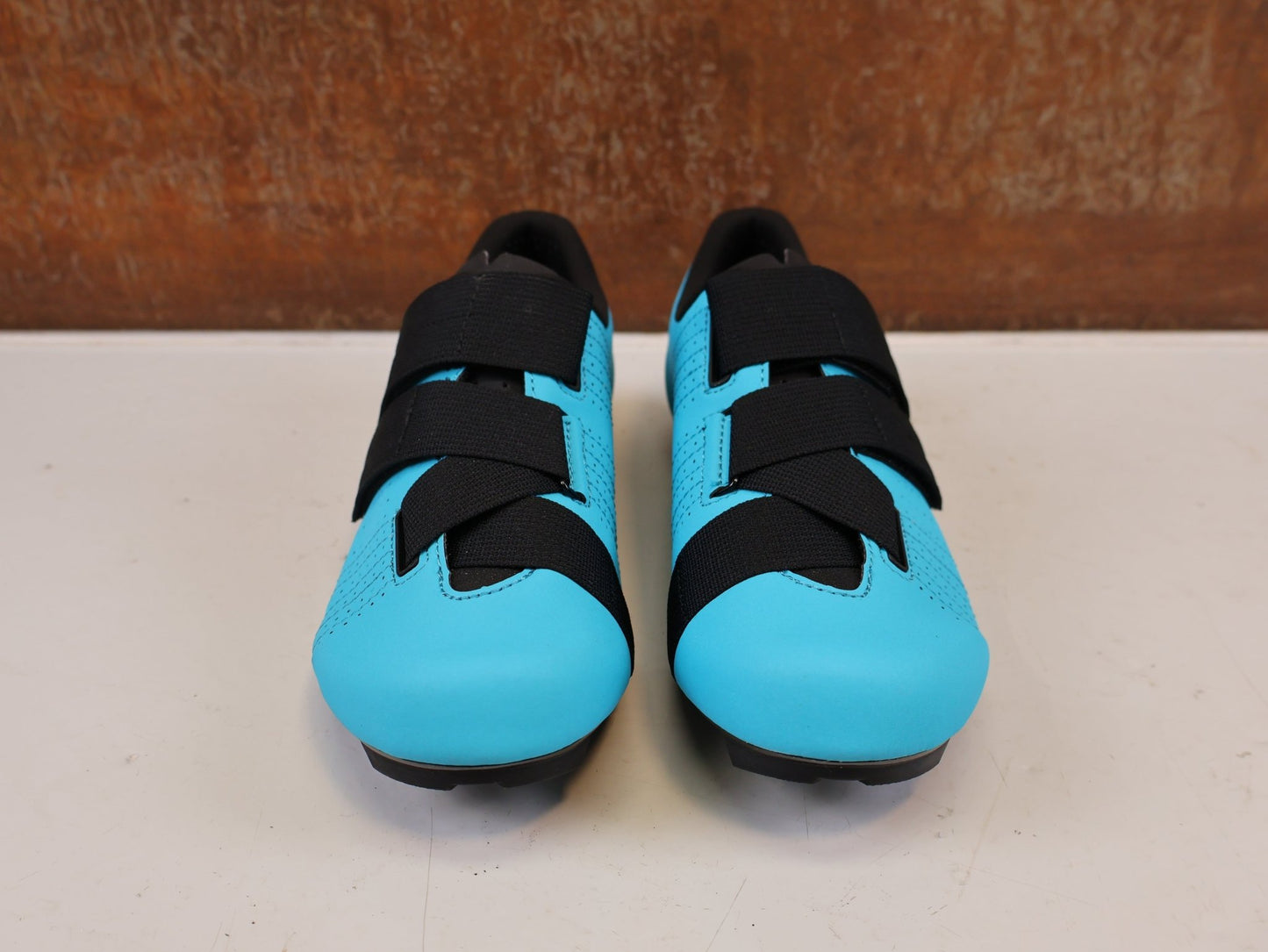 RR-Herrenschuhe von Fizik, FIZIK TEMPO POWERSTRAP R5 RENNSCHUH BLUE BLACK vor USEDBIKES-OB.DE Hintergrund