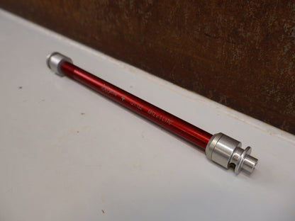 Zubehör von Followme, FOLLOWME STECKACHSE M12X1,0X170 MM / ALUMINIUM / ROT / SYNTACE DT - SWISS BOOST vor USEDBIKES - OB.DE Hintergrund