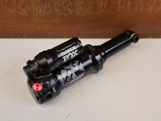 Zubehör von Fox Racing, FOX FLOAT X PERFORMANCE TRUNNION 205X60 DÄMPFER TREK vor USEDBIKES-OB.DE Hintergrund