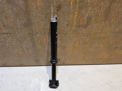Sattelstütze von Fox, FOX TRANSFER DROPPER POST SATTELSTÜTZE 31,6MM 100MM HUB vor USEDBIKES - OB.DE Hintergrund