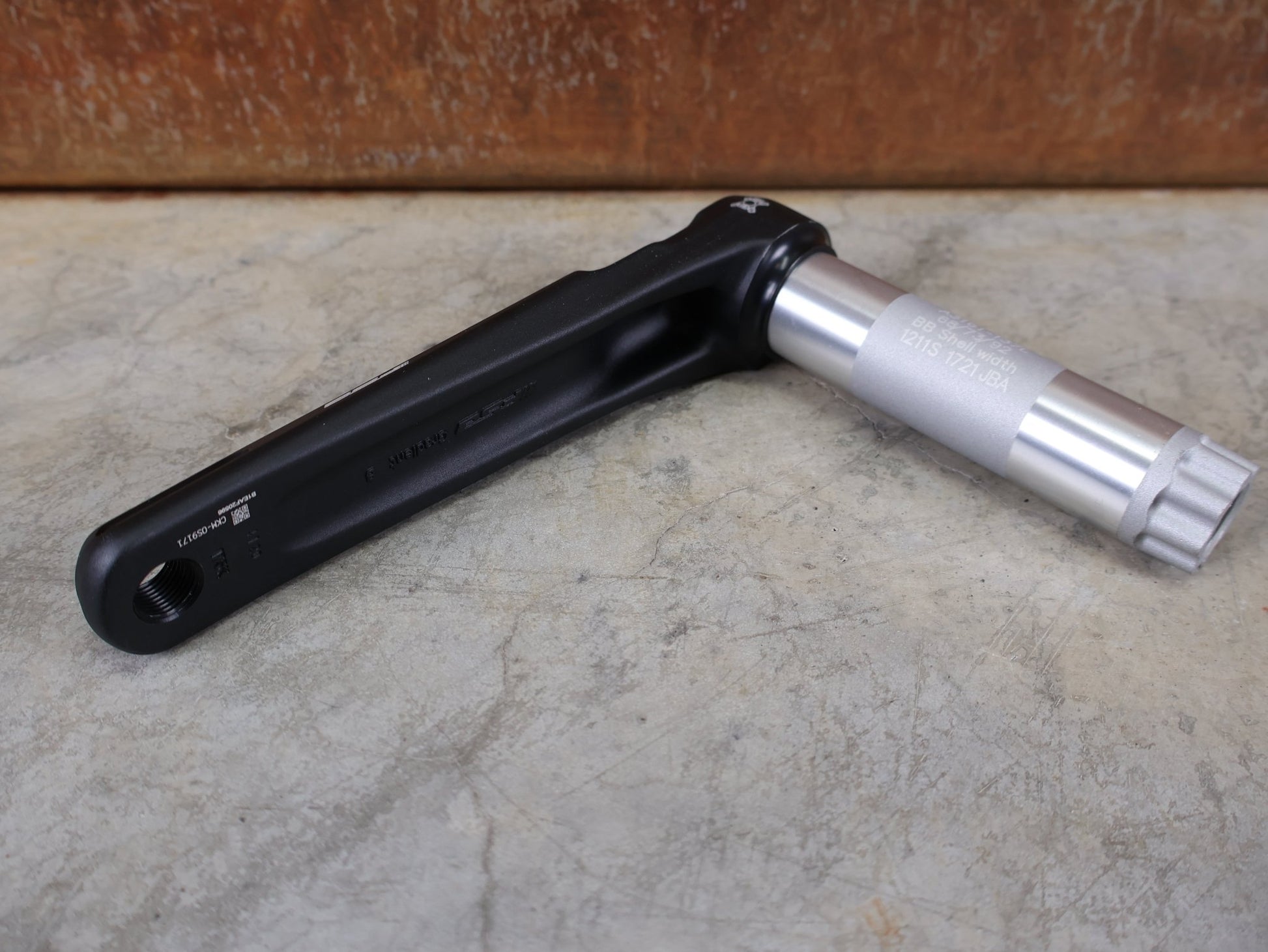 Kurbel von Fsa, FSA GRADIENT MODULAR / DIRECT MOUNT KURBELGARNITUR / 1X12 - FACH / 32 Z / 175 MM / 690 G vor USEDBIKES - OB.DE Hintergrund