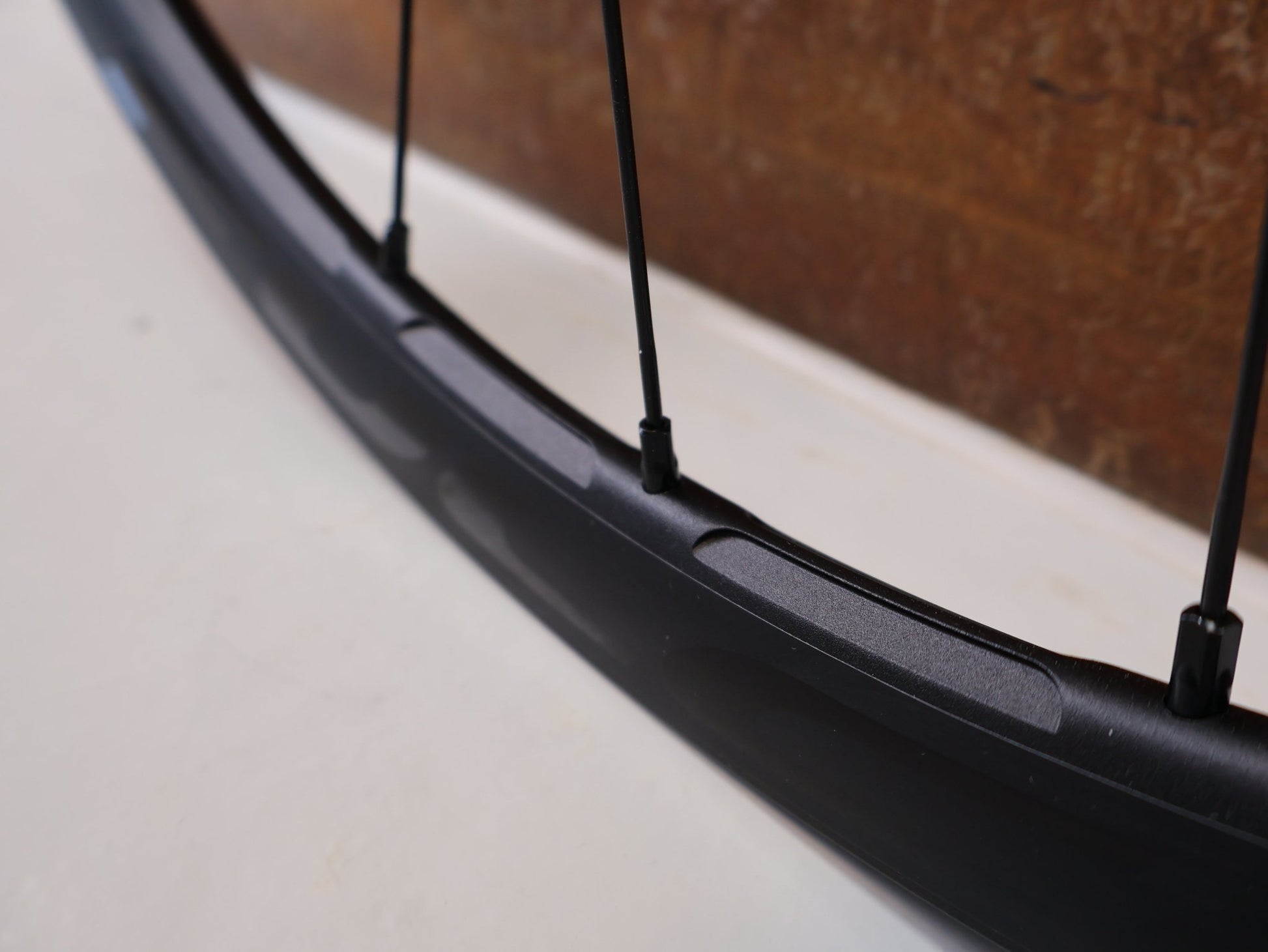 Laufrad/Laufradsatz von Fulcrum, FULCRUM RACING 3 DB VORDERRAD / 28 ZOLL / CENTERLOCK / 12X100MM / 2 - WAY FIT vor USEDBIKES - OB.DE Hintergrund