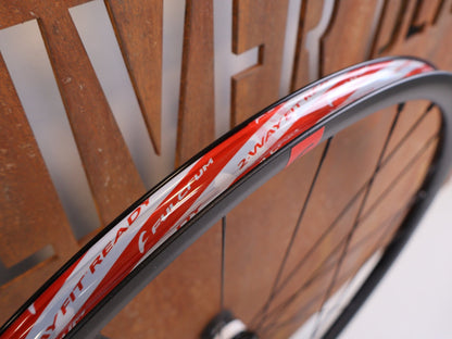 Laufrad/Laufradsatz von Fulcrum, FULCRUM RACING 5 DB LAUFRADSATZ / 28 ZOLL / CENTERLOCK / SHIMANO HG / 2 - WAY FIT vor USEDBIKES - OB.DE Hintergrund
