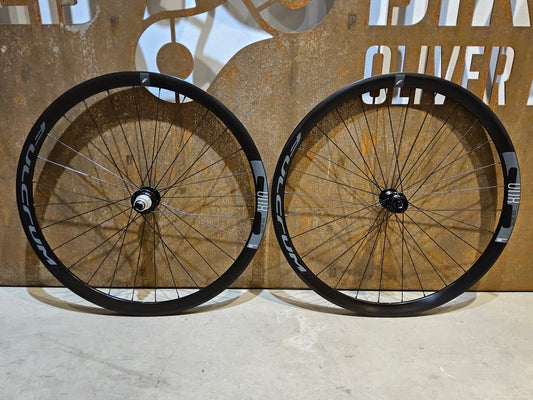 Laufrad/Laufradsatz von Fulcrum, FULCRUM RACING 800 DB LAUFRADSATZ DISC in variant_title vor USEDBIKES - OB.DE Hintergrund