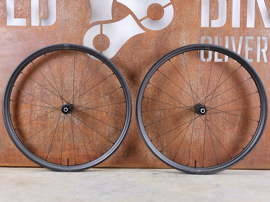 Laufrad/Laufradsatz von Fulcrum, FULCRUM RED CARBON GRAVEL LAUFRADSATZ DISC vor USEDBIKES - OB.DE Hintergrund