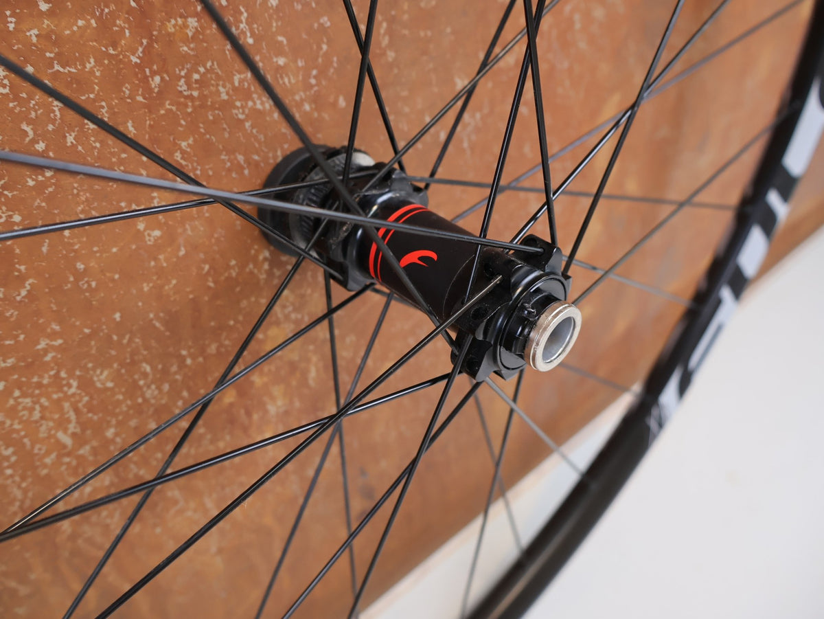 Laufrad/Laufradsatz von Fulcrum, FULCRUM RED ZONE 7 29 ZOLL MTB BOOST LAUFRADSATZ / SRAM XD vor USEDBIKES-OB.DE Hintergrund