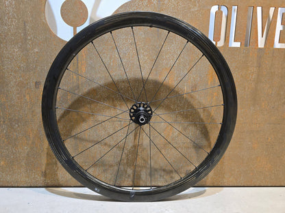 Laufrad/Laufradsatz von Fulcrum, FULCRUM SPEED 40 LITE CARBON DB LAUFRADSATZ DISC in variant_title vor USEDBIKES - OB.DE Hintergrund