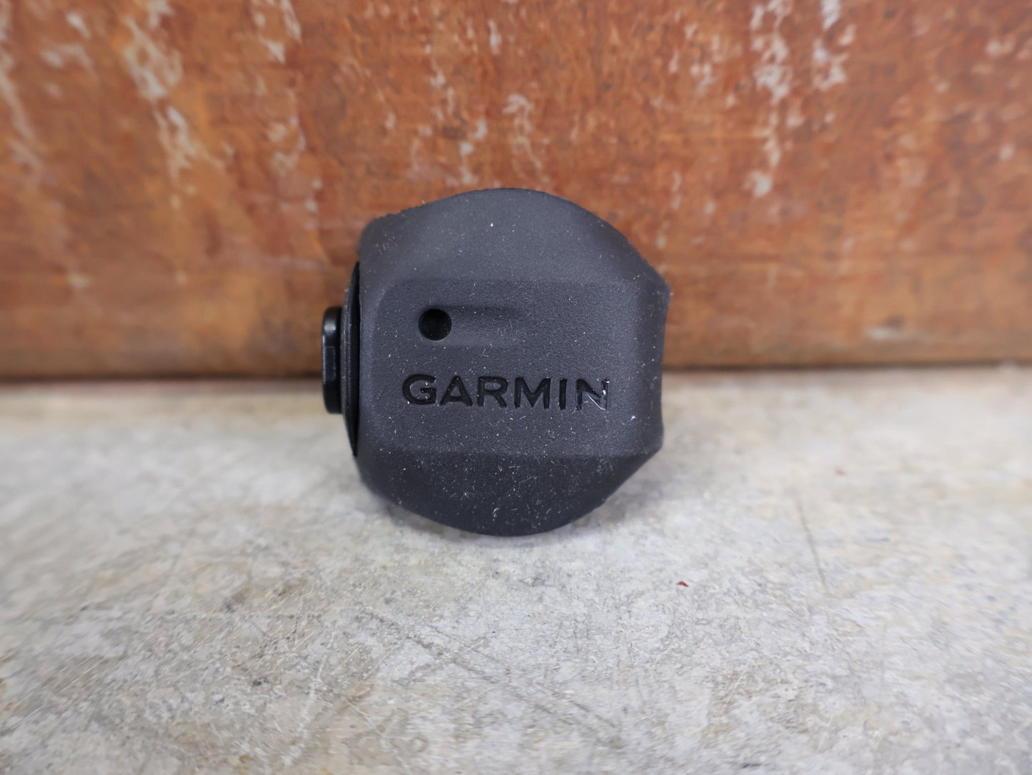 GPS - Geräte & Sensoren von Garmin, GARMIN EDGE® 130 PLUS MTB BUNDLE – KOMPAKTER GPS - FAHRRADCOMPUTER vor USEDBIKES - OB.DE Hintergrund