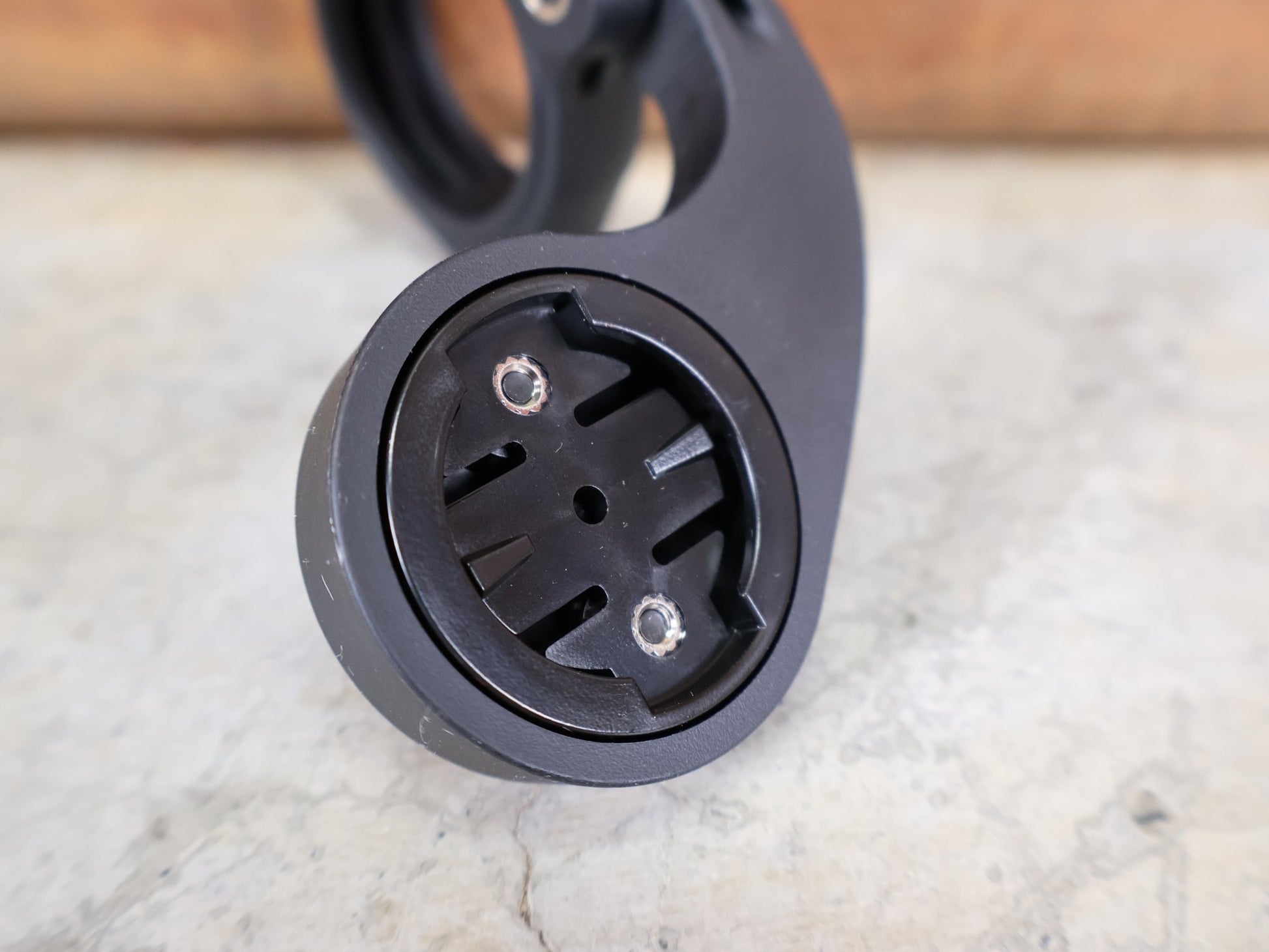 GPS - Geräte & Sensoren von Garmin, GARMIN EDGE® 130 PLUS MTB BUNDLE – KOMPAKTER GPS - FAHRRADCOMPUTER vor USEDBIKES - OB.DE Hintergrund