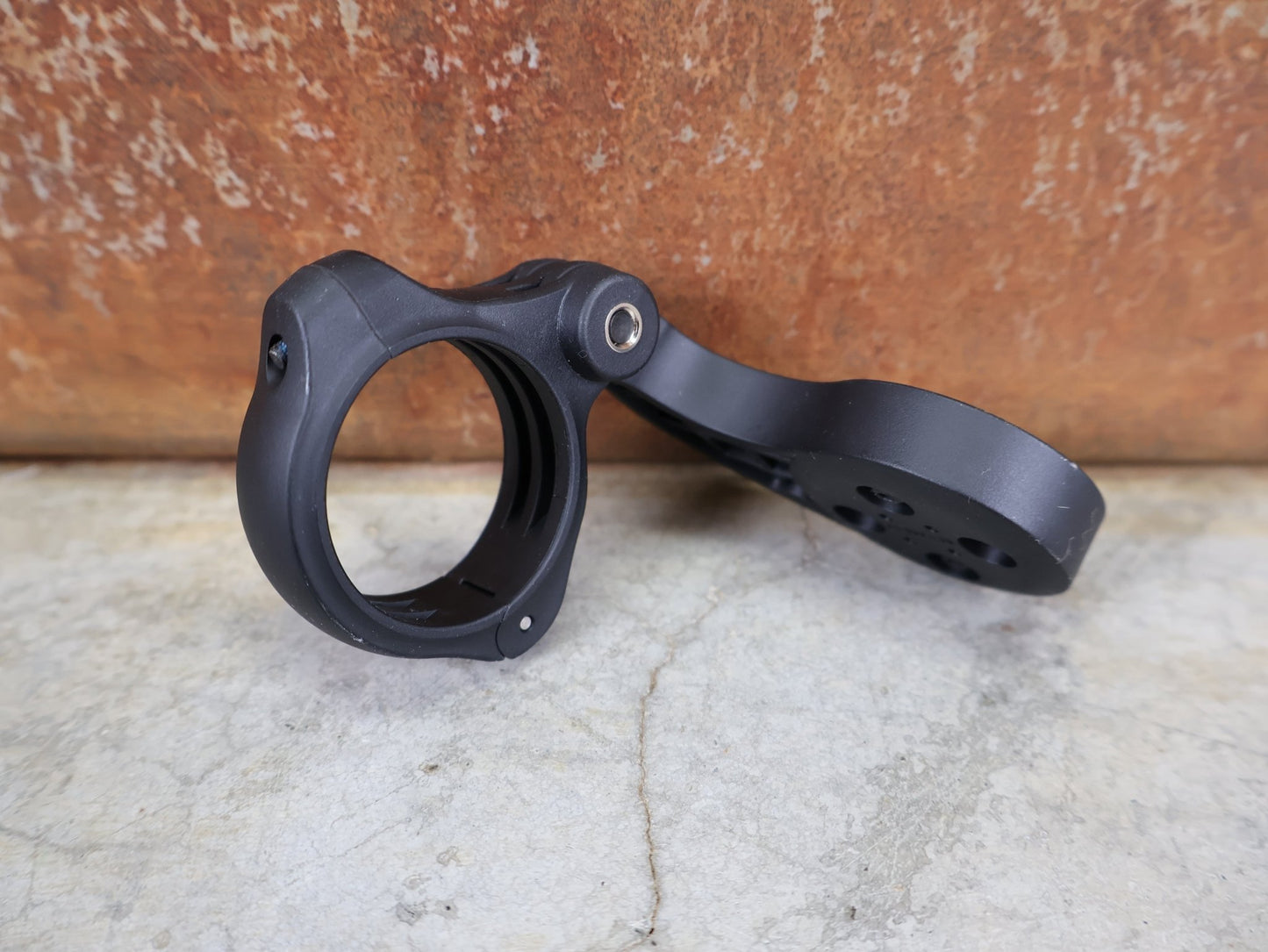 GPS - Geräte & Sensoren von Garmin, GARMIN EDGE® 130 PLUS MTB BUNDLE – KOMPAKTER GPS - FAHRRADCOMPUTER vor USEDBIKES - OB.DE Hintergrund