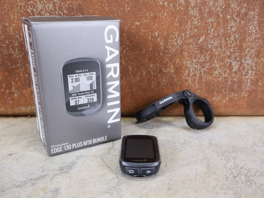 GPS - Geräte & Sensoren von Garmin, GARMIN EDGE® 130 PLUS MTB BUNDLE – KOMPAKTER GPS - FAHRRADCOMPUTER vor USEDBIKES - OB.DE Hintergrund