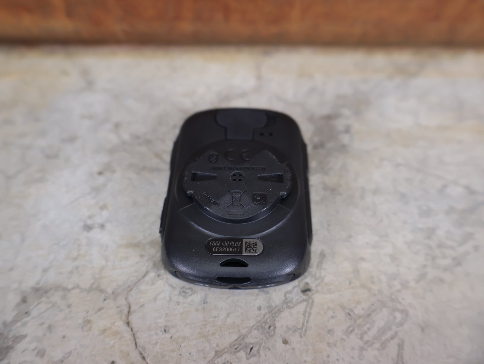 GPS - Geräte & Sensoren von Garmin, GARMIN EDGE® 130 PLUS MTB BUNDLE – KOMPAKTER GPS - FAHRRADCOMPUTER vor USEDBIKES - OB.DE Hintergrund