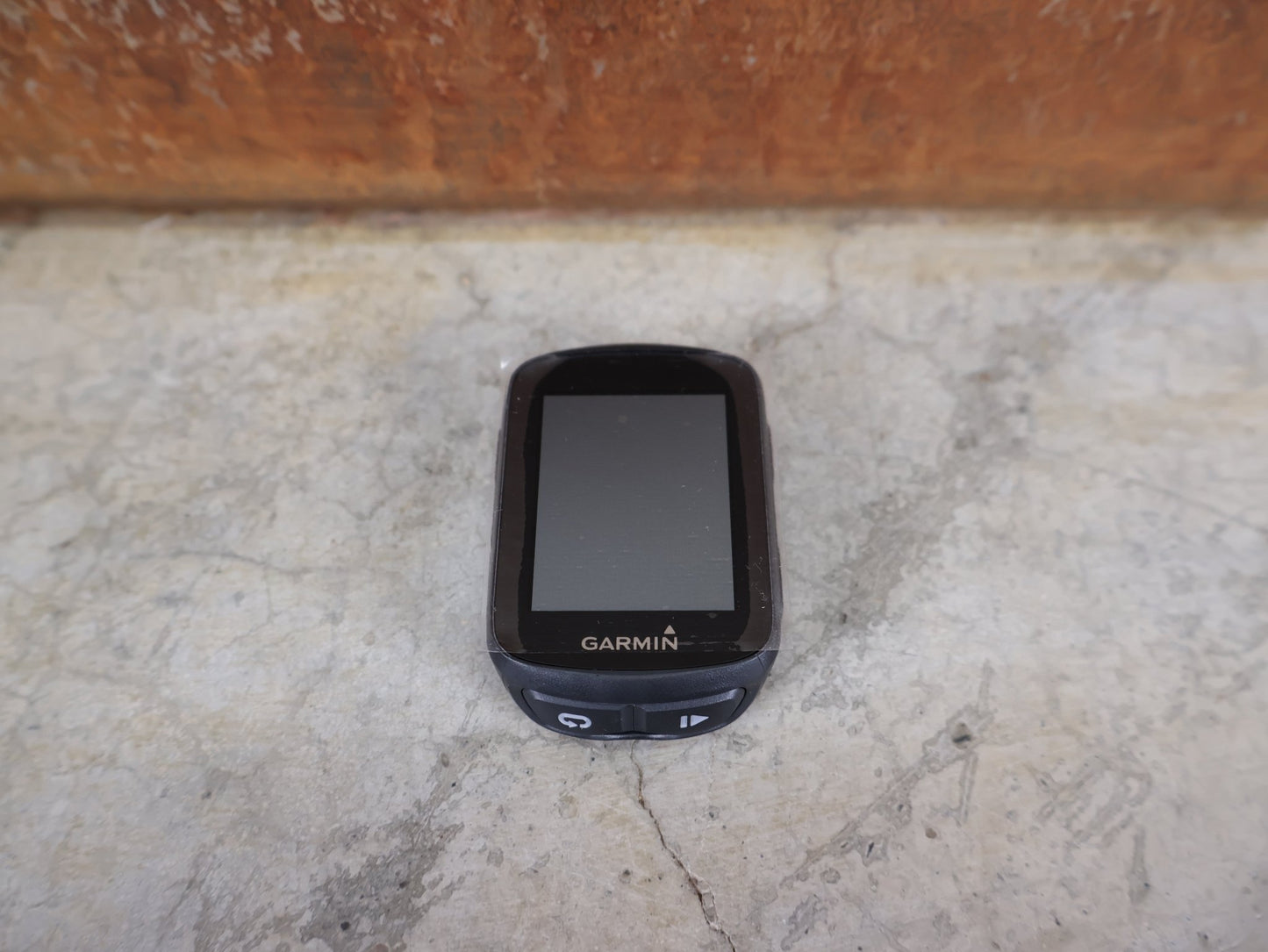 GPS - Geräte & Sensoren von Garmin, GARMIN EDGE® 130 PLUS MTB BUNDLE – KOMPAKTER GPS - FAHRRADCOMPUTER vor USEDBIKES - OB.DE Hintergrund