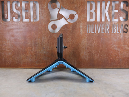 Rollentrainer & Zubehör von Garmin, GARMIN TACX NEO 2T SMART TRAINER T2875 / SRAM XD - R & SHIMANO HG vor USEDBIKES - OB.DE Hintergrund