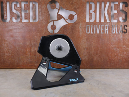 Rollentrainer & Zubehör von Garmin, GARMIN TACX NEO 2T SMART TRAINER T2875 / SRAM XD - R & SHIMANO HG vor USEDBIKES - OB.DE Hintergrund