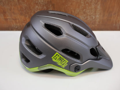 Helme von Giro, GIRO SOURCE MIPS MTB HELM / GRÖSSE M 55 - 59 CM / MATTE BLACK / 7140530 vor USEDBIKES - OB.DE Hintergrund
