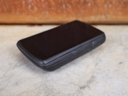 GPS - Geräte & Sensoren von Hammerhead, HAMMERHEAD KAROO 2 GPS FAHRRADCOMPUTER vor USEDBIKES - OB.DE Hintergrund