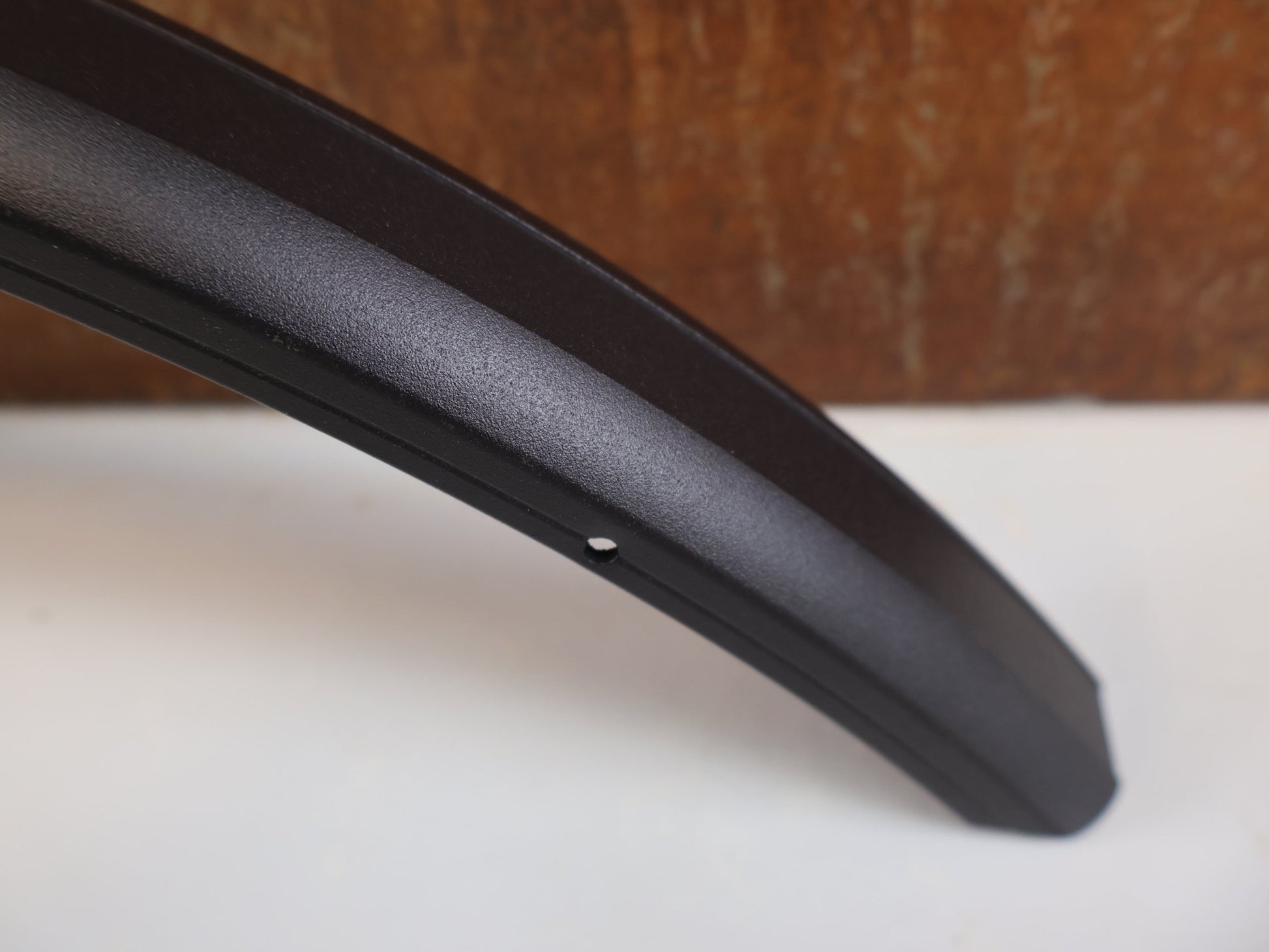 Schutzbleche & Gepäckträger von hebie, HEBIE ALUMEE SCHUTZBLECHSET / 28 ZOLL / 62MM BREITE / ALUMINIUM / INTEGRIERTE GEPÄCKSTREBEN vor USEDBIKES - OB.DE Hintergrund