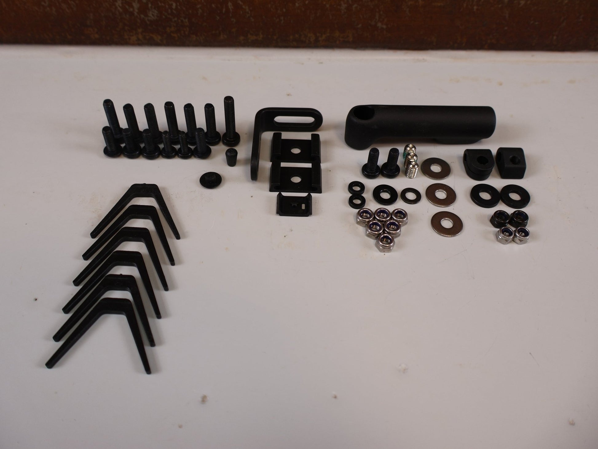 Schutzbleche & Gepäckträger von hebie, HEBIE ALUMEE SCHUTZBLECHSET / 28 ZOLL / 62MM BREITE / ALUMINIUM / INTEGRIERTE GEPÄCKSTREBEN vor USEDBIKES - OB.DE Hintergrund