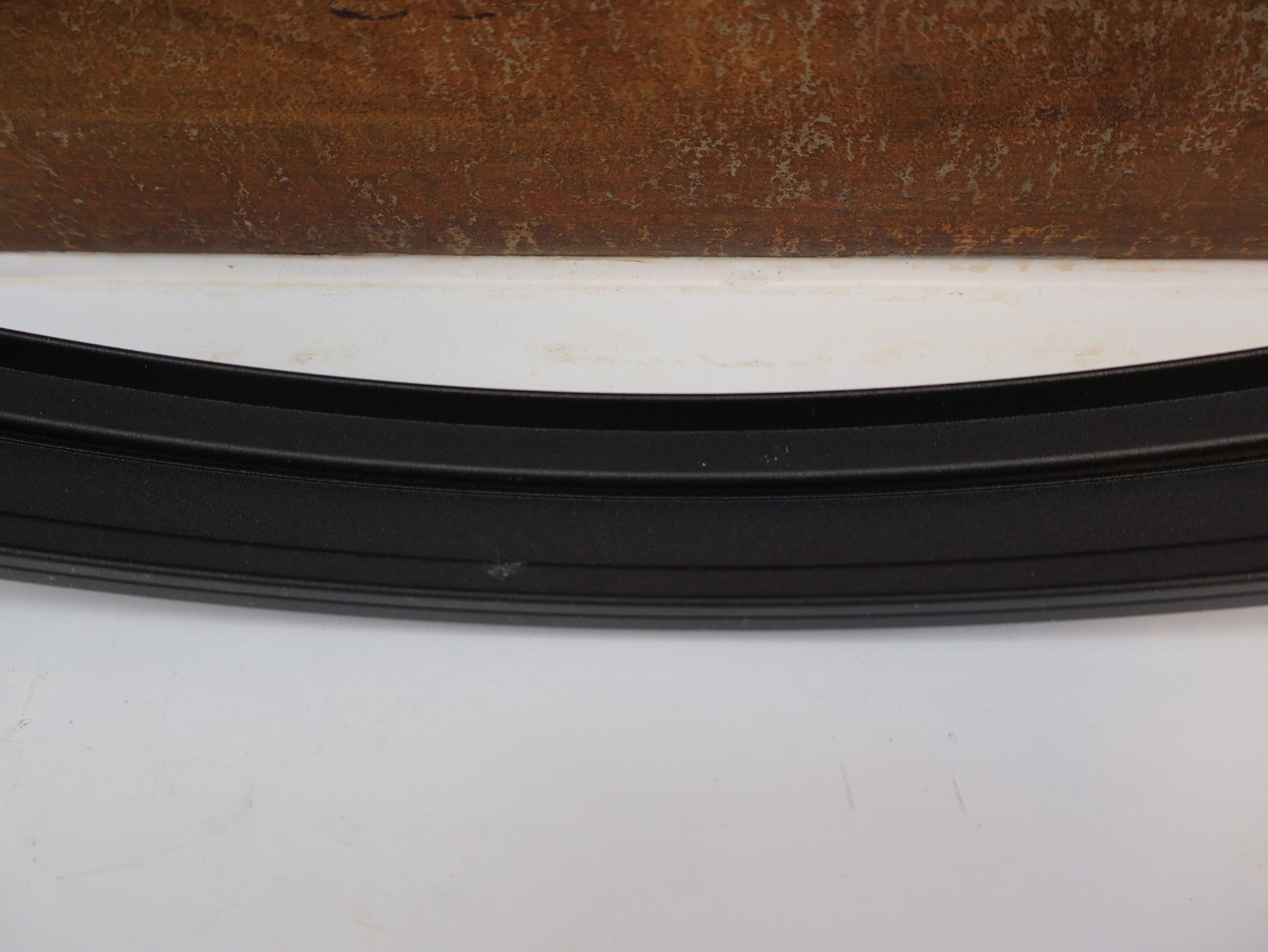 Schutzbleche & Gepäckträger von hebie, HEBIE ALUMEE SCHUTZBLECHSET / 28 ZOLL / 62MM BREITE / ALUMINIUM / INTEGRIERTE GEPÄCKSTREBEN vor USEDBIKES - OB.DE Hintergrund