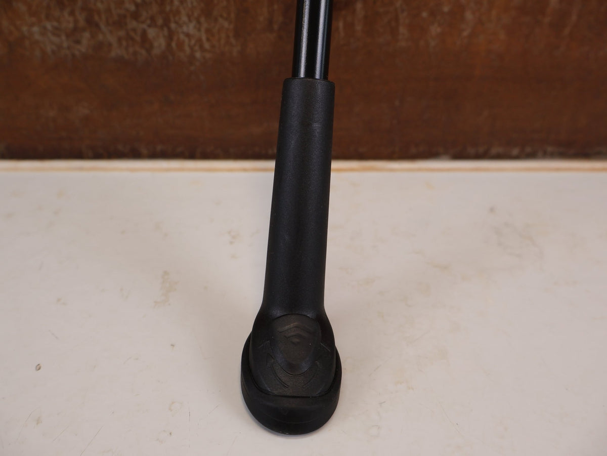Fahrradständer von hebie, HEBIE FIX 40 T HINTERBAUSTÄNDER 26-28" vor USEDBIKES-OB.DE Hintergrund