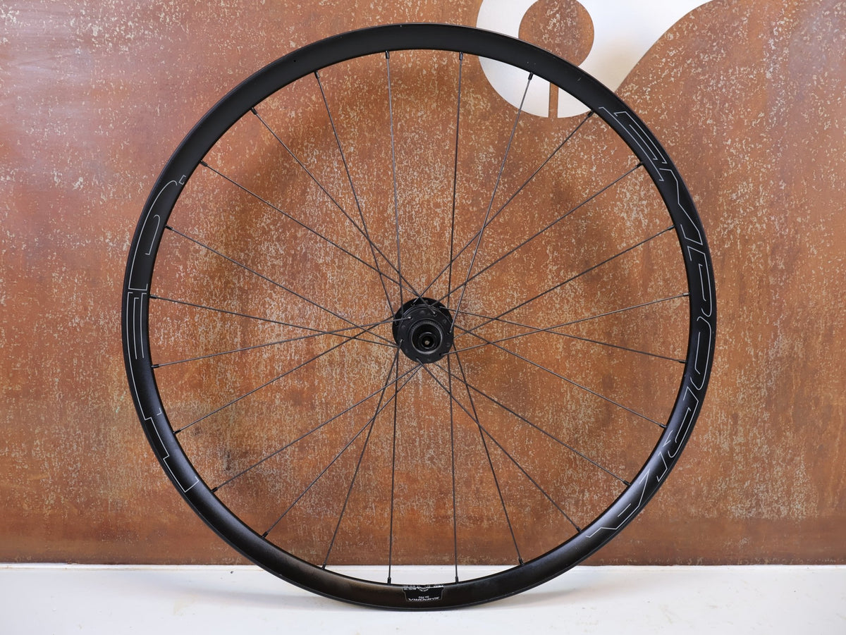 Laufrad/Laufradsatz von Hed, HED Emporia GA Pro Gravel Laufradsatz 700c 25mm N3W 1703g vor USEDBIKES-OB.DE Hintergrund