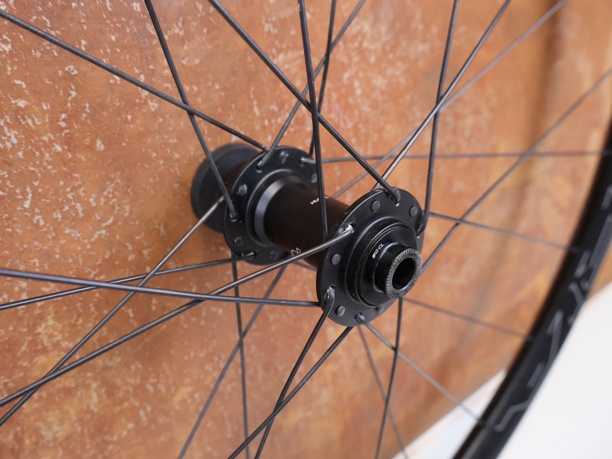 Laufrad/Laufradsatz von Hed, HED Emporia GA Pro Gravel Laufradsatz 700c 25mm N3W 1703g vor USEDBIKES-OB.DE Hintergrund