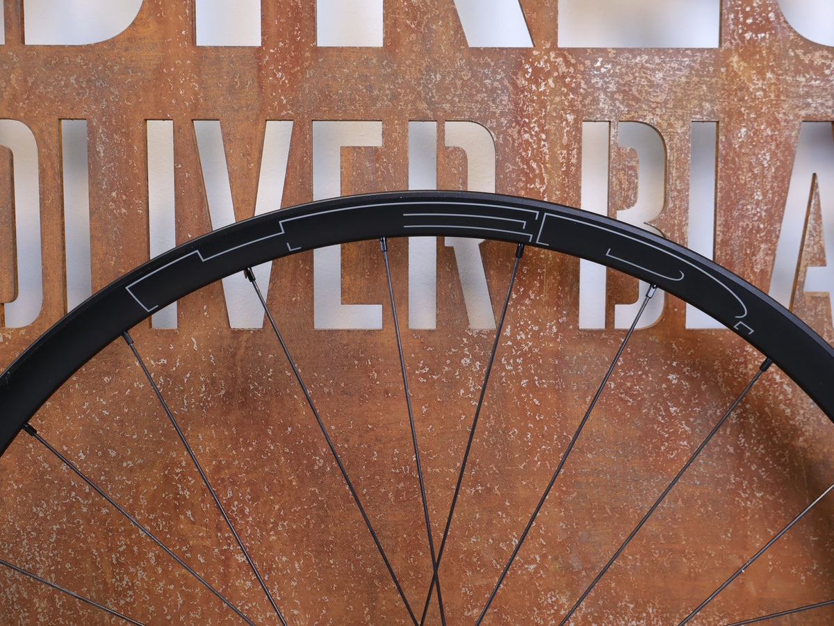 Laufrad/Laufradsatz von Hed, HED Emporia GA Pro Gravel Laufradsatz 700c 25mm N3W 1703g vor USEDBIKES-OB.DE Hintergrund