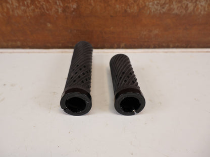 Griffe und Lenkerbänder von Herrmans, HERRMANS LUNA LOCK GRIFFE 130/90MM SCHWARZ SCHALTGRIFF 22MM vor USEDBIKES-OB.DE Hintergrund