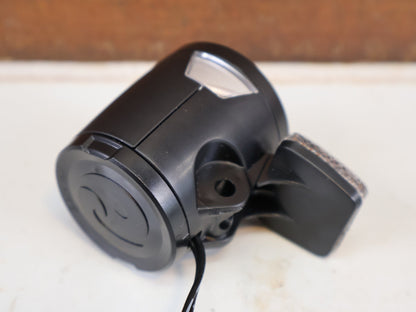 Beleuchtung von Herrmans, HERRMANS MR8 E-BIKE SCHEINWERFER FRONTLICHT 6-12V SCHWARZ vor USEDBIKES-OB.DE Hintergrund