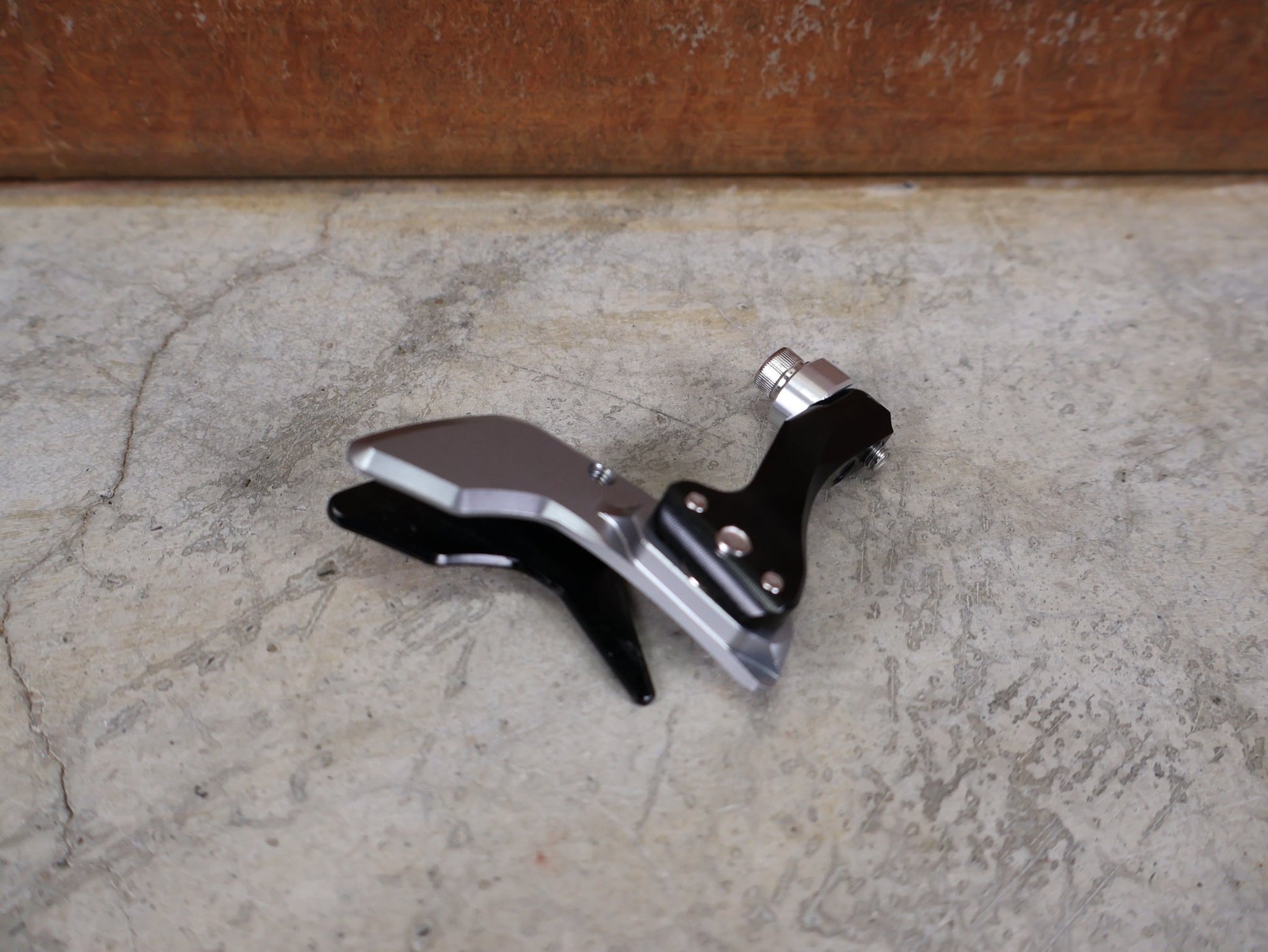 Computerhalterung von K - Edge, K - EDGE 1X RACE CHAIN GUIDE / KETTENFÜHRUNG – ROAD / GRAVEL / CX – SCHWARZ – 36–54 ZÄHNE vor USEDBIKES - OB.DE Hintergrund