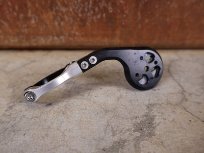 Computerhalterung von K - Edge, K - EDGE PRO RACE MOUNT COMPUTERMOUNT 31,8MM / WAHOO vor USEDBIKES - OB.DE Hintergrund