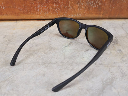 Brillen von Koo, KOO COSMO BRILLE – SCHWARZ MATT / GREEN MIRROR – RED BULL – BORA – HANSGROHE EDITION vor USEDBIKES - OB.DE Hintergrund