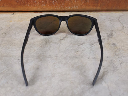 Brillen von Koo, KOO COSMO BRILLE – SCHWARZ MATT / GREEN MIRROR – RED BULL – BORA – HANSGROHE EDITION vor USEDBIKES - OB.DE Hintergrund