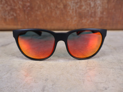 Brillen von Koo, KOO COSMO BRILLE – SCHWARZ MATT / RED MIRROR – RED BULL – BORA – HANSGROHE EDITION vor USEDBIKES - OB.DE Hintergrund