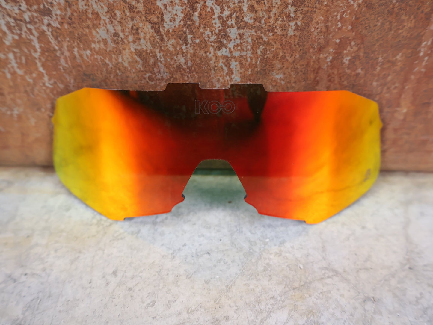 Brillen Zubehör & Ersatzteile von Koo, KOO DEMOS LENS ERSATZGLAS – RED BULL BORA HANSGROHE EDITION – RED MIRROR vor USEDBIKES - OB.DE Hintergrund