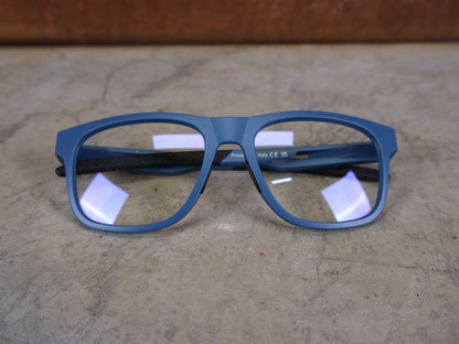 Brillen von Koo, KOO FIJI BRILLE – AVIO MATT / DEMO - GLAS vor USEDBIKES - OB.DE Hintergrund