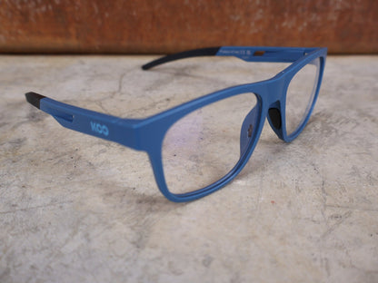 Brillen von Koo, KOO FIJI BRILLE – AVIO MATT / DEMO - GLAS vor USEDBIKES - OB.DE Hintergrund